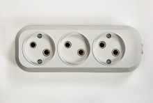 IN HOME Колодка 3-х местная 5030